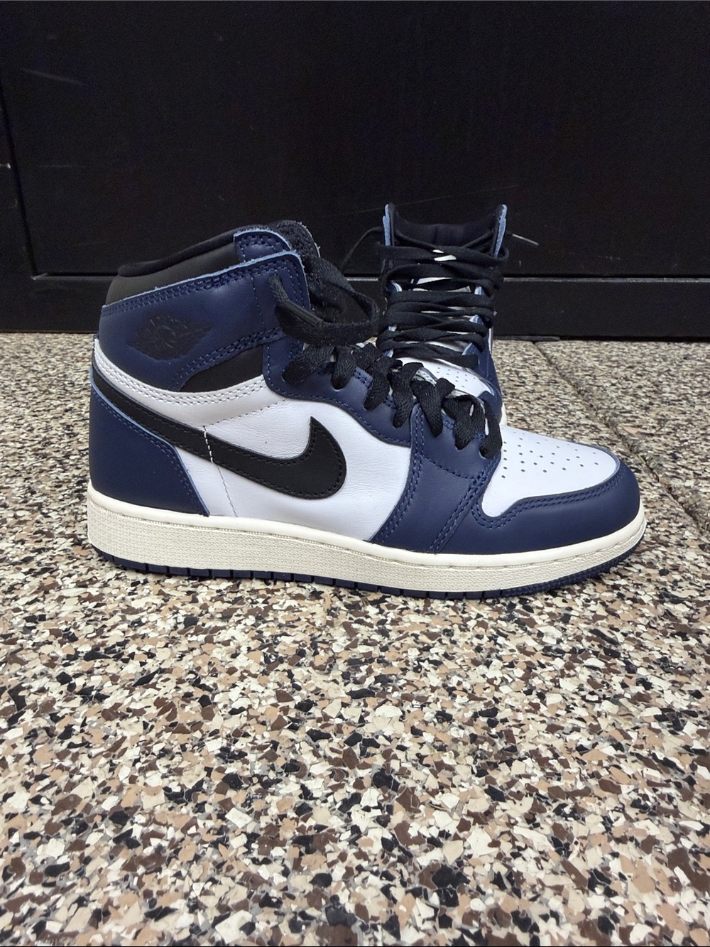 Nike Kids Air Jordan 1 Mid - Navy, White & Black  Brand New! - Picture 5 of 9